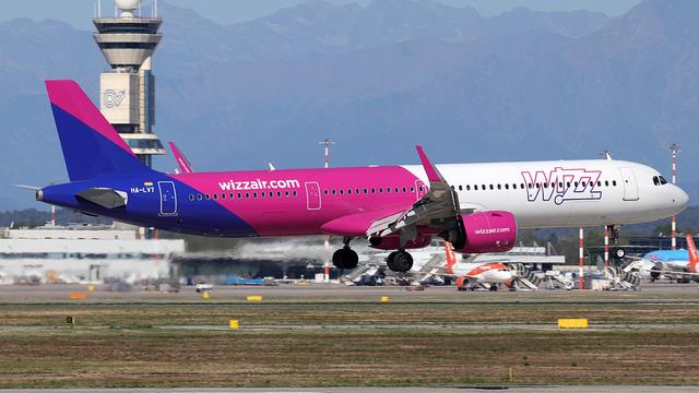 HA-LVT:Airbus A321:Wizz Air